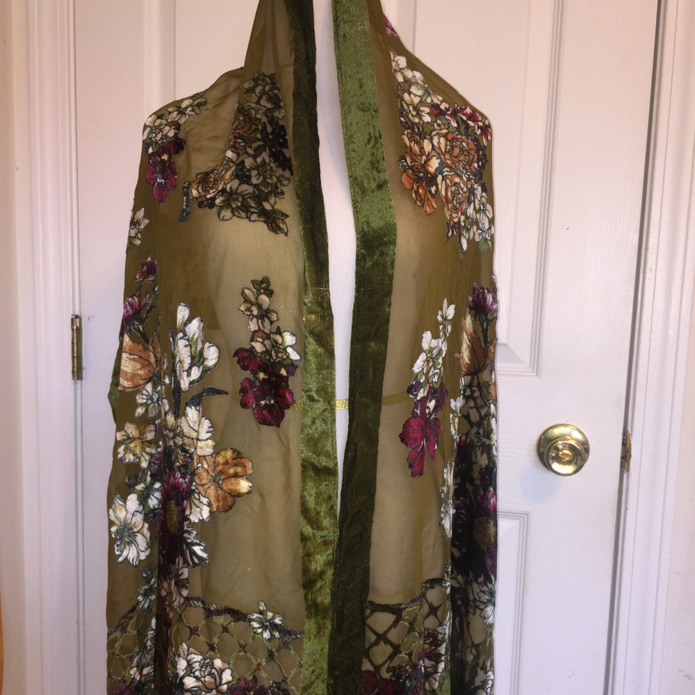 Green Floral Silk Shawl Wrap Scarf NEW
